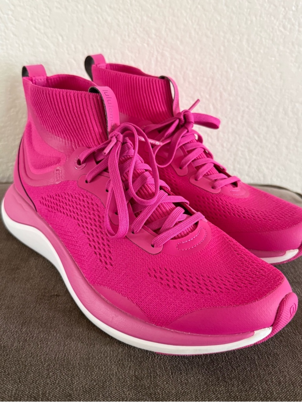 lululemon chargefeel mid workout shoe